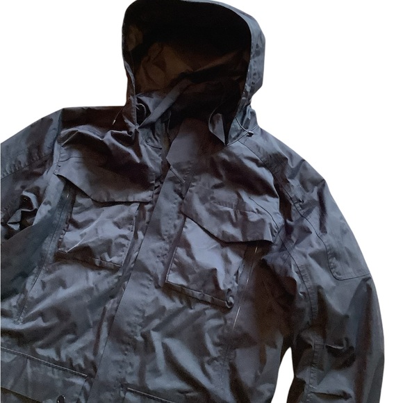 Lululemon Wet Coast Jacket - Picture 14 of 15